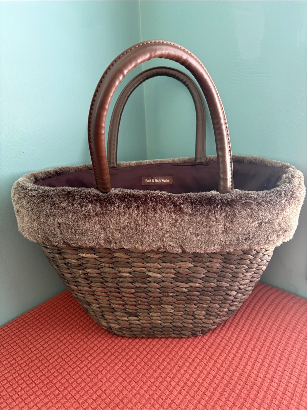🧺 Bath & Body Works Faux Fur Gift Basket